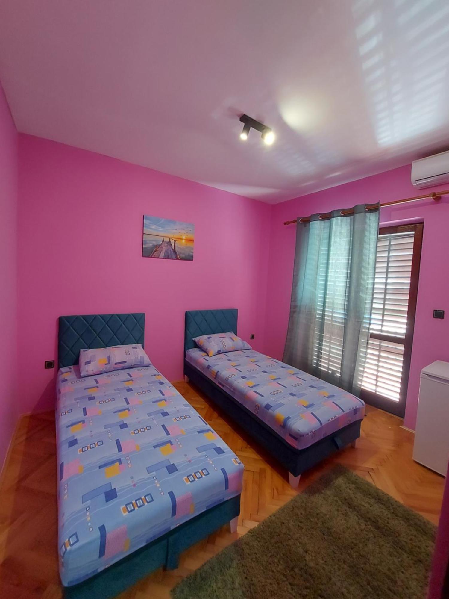 Barcelona Apartments Тиват Экстерьер фото