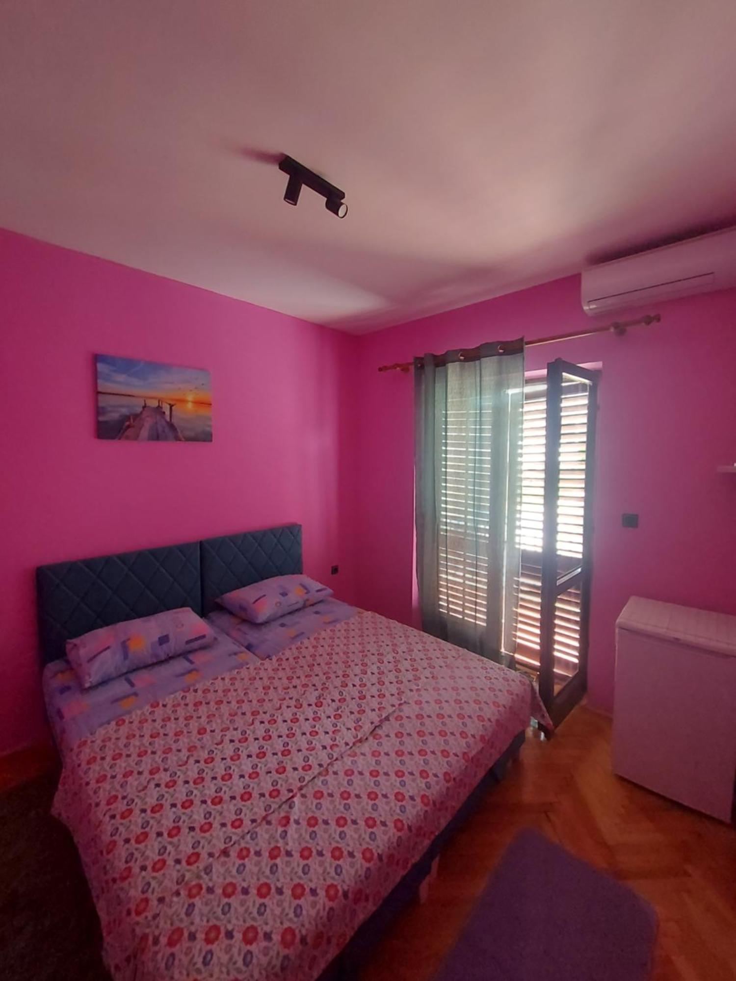 Barcelona Apartments Тиват Экстерьер фото
